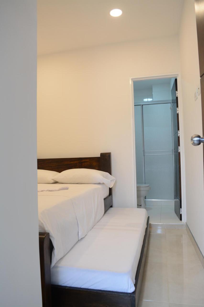Hotel Brisas Del Norte Roldanillo Exteriör bild